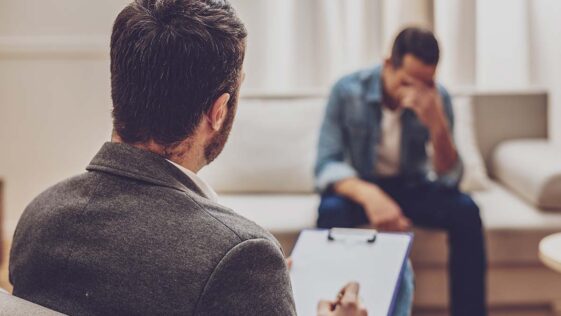 Ανέκδοτο: Ο Ψυχίατρος και ο ασθενής …!Τρελό γέλιο