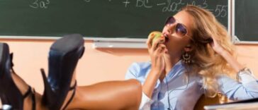 Ανέκδοτο: Η Δασκάλα, ο Τοτός και το μεγαλύτερο κτίριο της πόλης …!Τρελό γέλιο