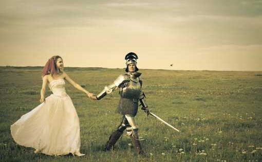 Ανέκδοτο: Ο νεαρός ιππότης του Βασιλιά Αρθούρου έχει απωθημένο να…