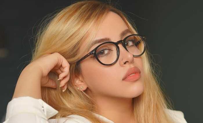 Κορυφαίο Ανέκδοτο: Μια γυναίκα αποφασίζει να κάνει λίφτινγκ στο πρόσωπο για τα γενέθλιά της